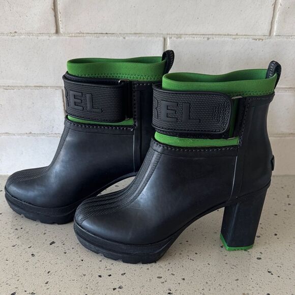 Sorel MEDINA lll Black and Green Rubber Rain Heeled Boots Platform Bold Size 8.5 - Picture 1 of 16